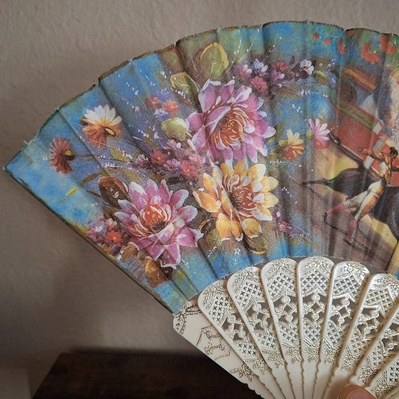 1990s Spanish Fabric Creme Colored Handheld Fan - Picture 7 of 12